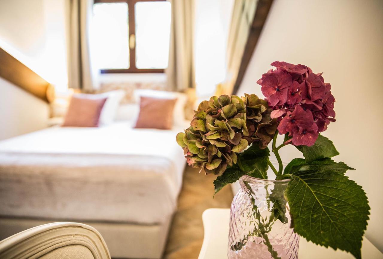 Hotel Penas Blancas Liano Екстер'єр фото